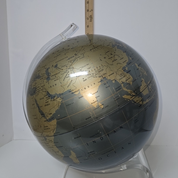 Vintage Replogle Diamond Marquise, Silver and Gold Globe with Clear Stand - Picture 8 of 11